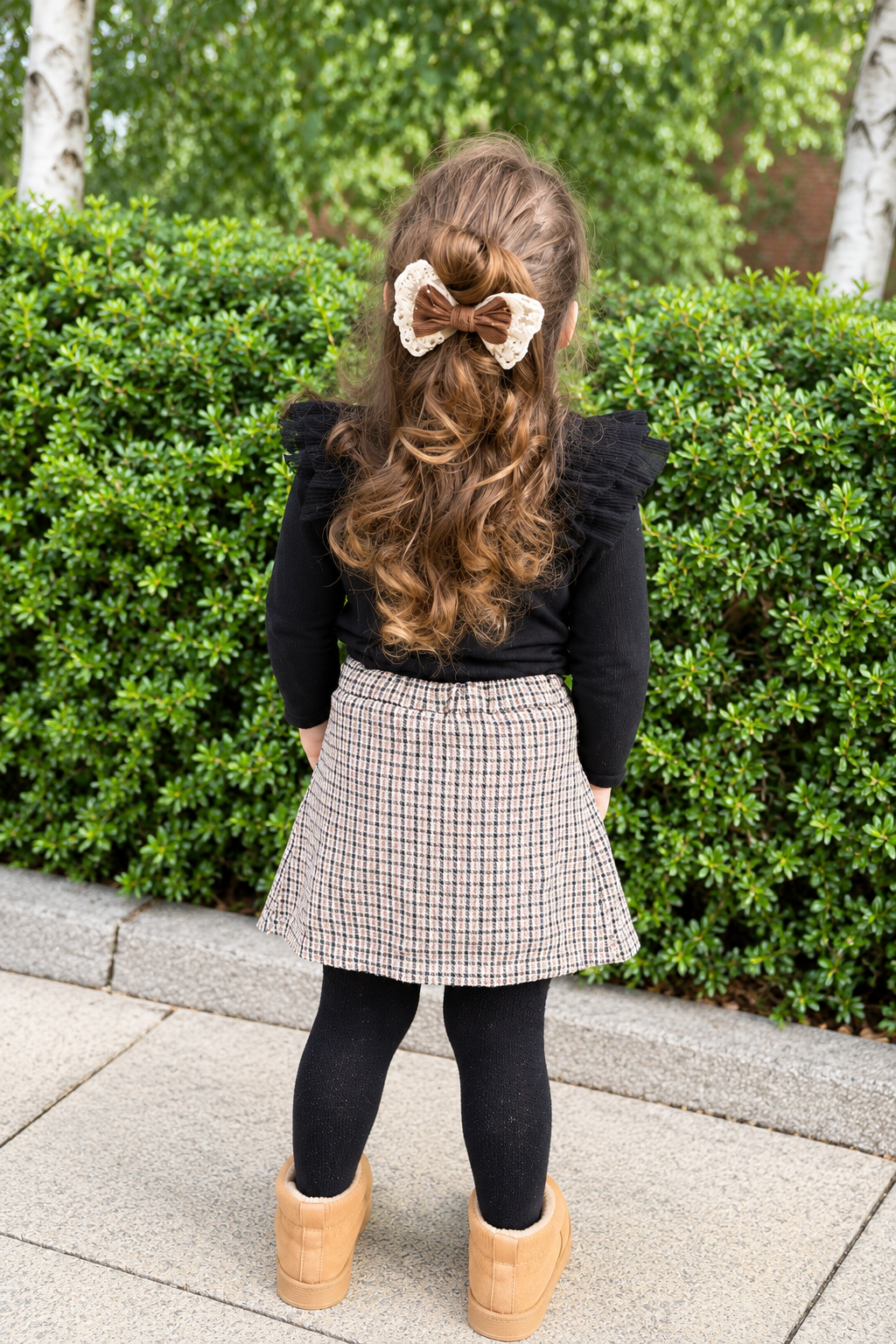 Brown Lace, Chunky Beau’s Bow.