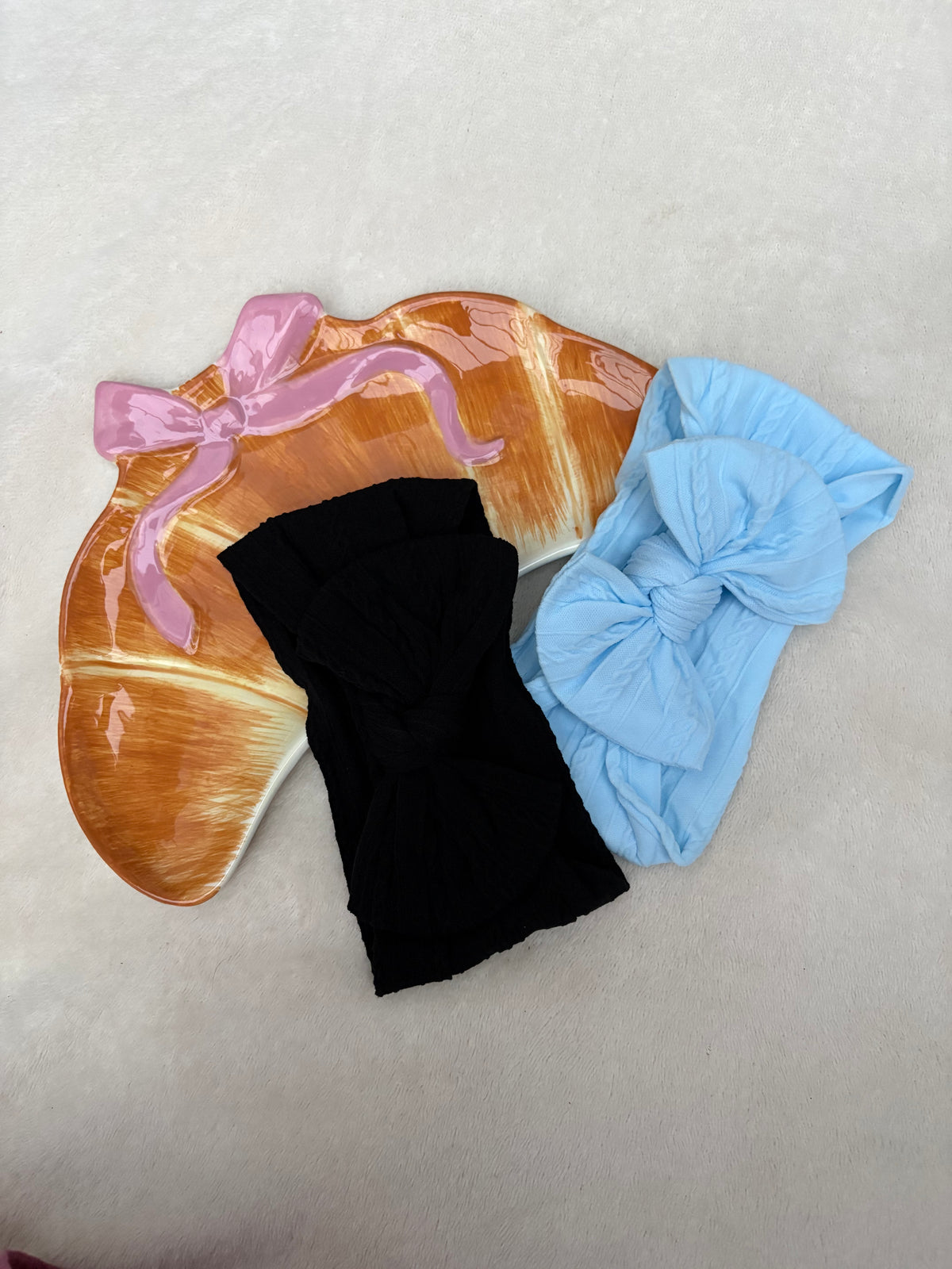 Beau’s small bow headband in sky blue